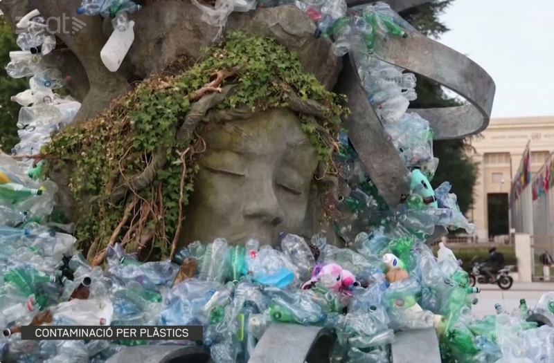 Los plásticos mas alla del medio ambiente: el impacto en la salud global se podria duplicar en 2040.